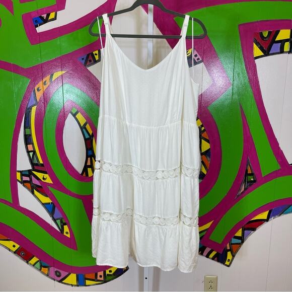 Skies are Blue Curvy, White Spaghetti Strip Dress. Size 3X. Excellent condition! - Picture 1 of 7